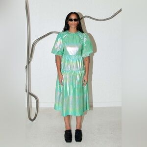 kkco hus dress - beetle green iridescent shiny midi dress - M